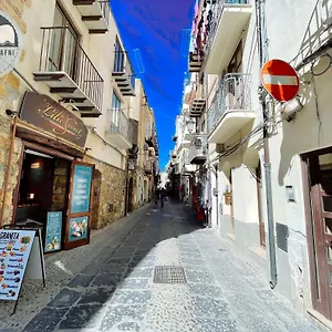  Apartment Il Mare Di Dafni Italy